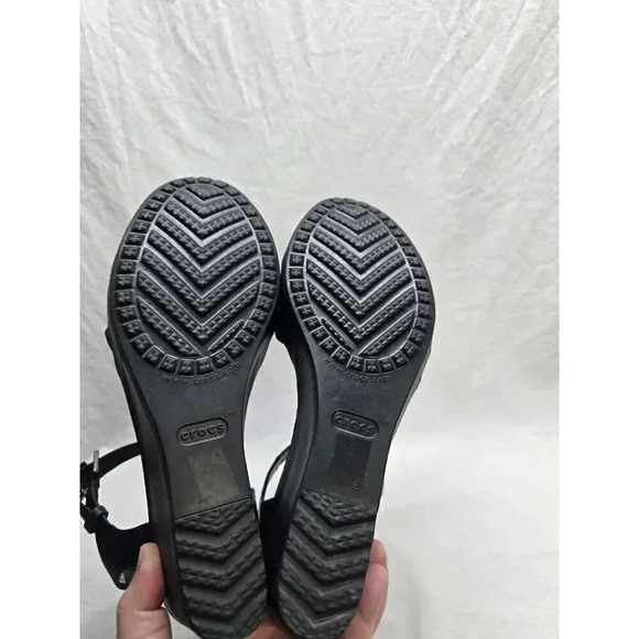 Crocs Leigh II Ankle strap Wedge heel Sandal Black-Size 9 Womens - Picture 8 of 10